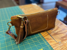 Lil' Vacation Clip (Wristlet/Torso) Amaretto/Worn Saddle Mix